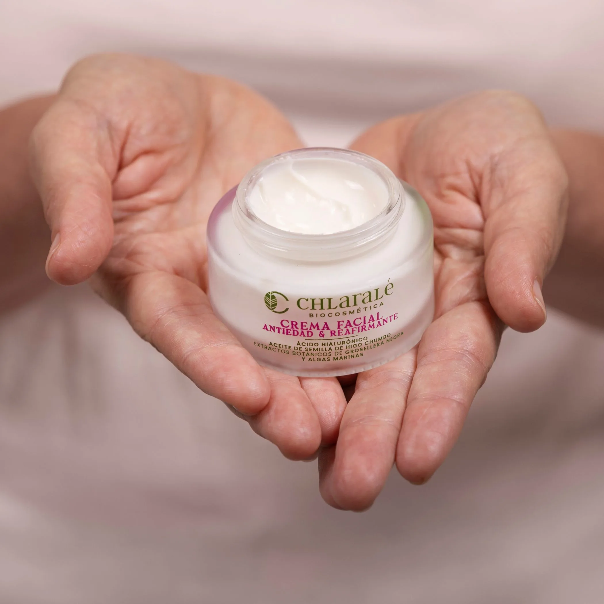 Crema facial antiaging de Chlarale